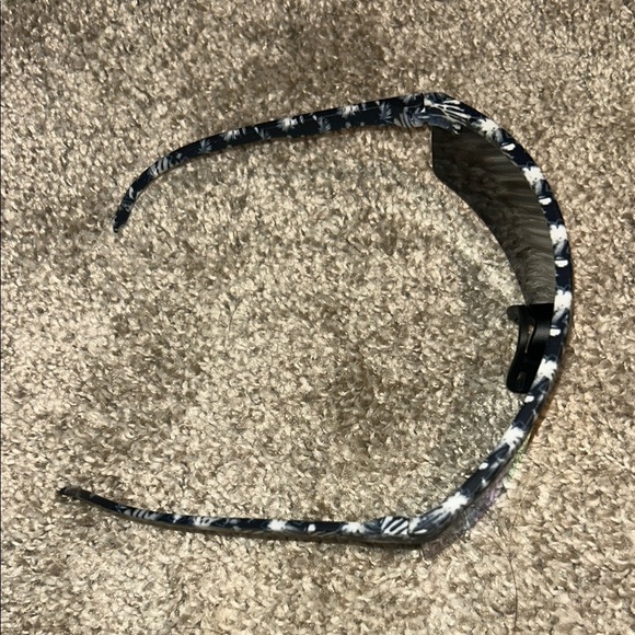 Dallas Cowboys Floral Large Frame Sunglasses - Picture 4 of 9